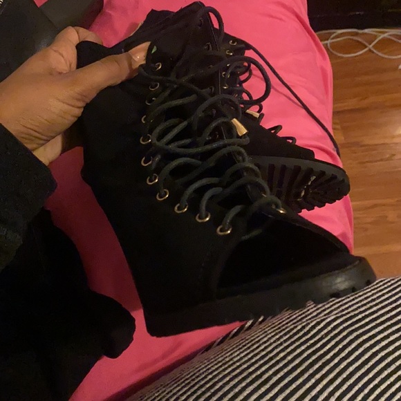 Ute shoes! - Picture 3 of 3